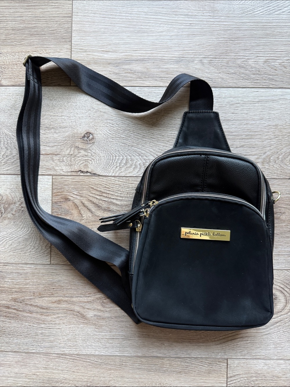 Petunia Pickle Bottom Criss-Cross Sling